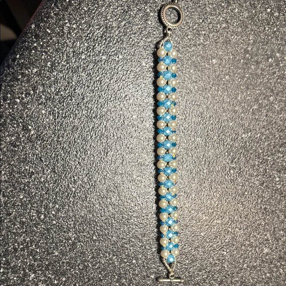 Elegant Blue and Silver Beaded Bracelet - Picture 5 of 5